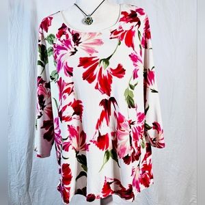 Karen Scott 2X White with Pink floral design 3/4 Sleeve Top, Scoop Neck